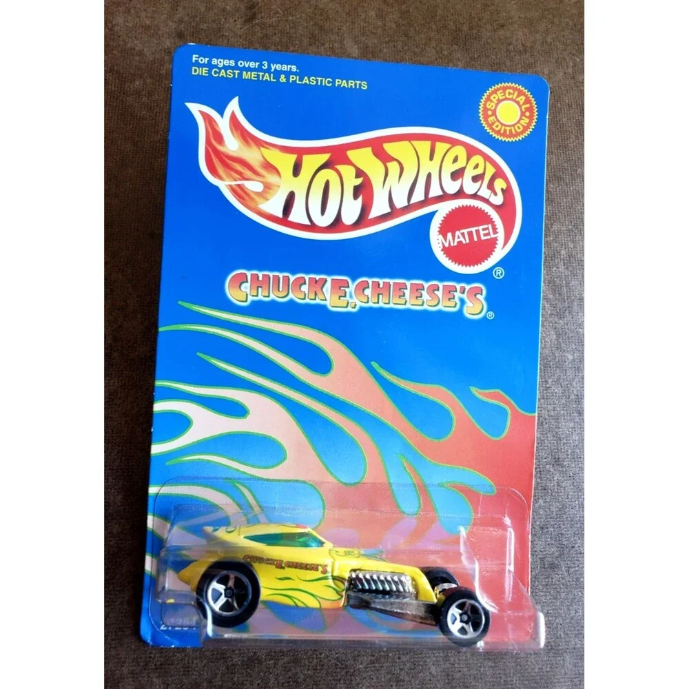 2001 Hot Wheels CHUCK E. CHEESE'S SWEET 16 II Yellow ZAMAC Base 5 SP 1:64 #27254